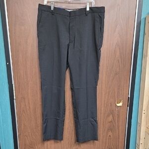 Van Heusen Size 36x30 Black Slim Fit Dress Pant